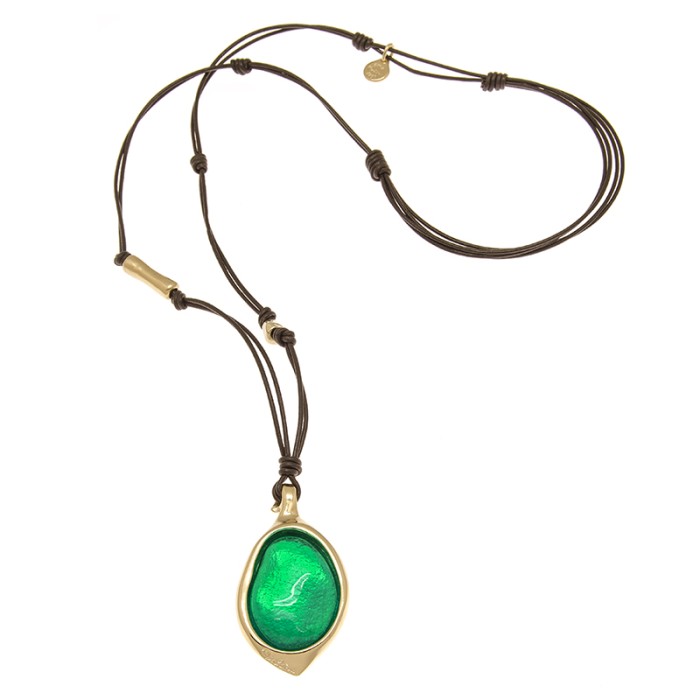 COLLAR LARGO CON CUERO ORO801
