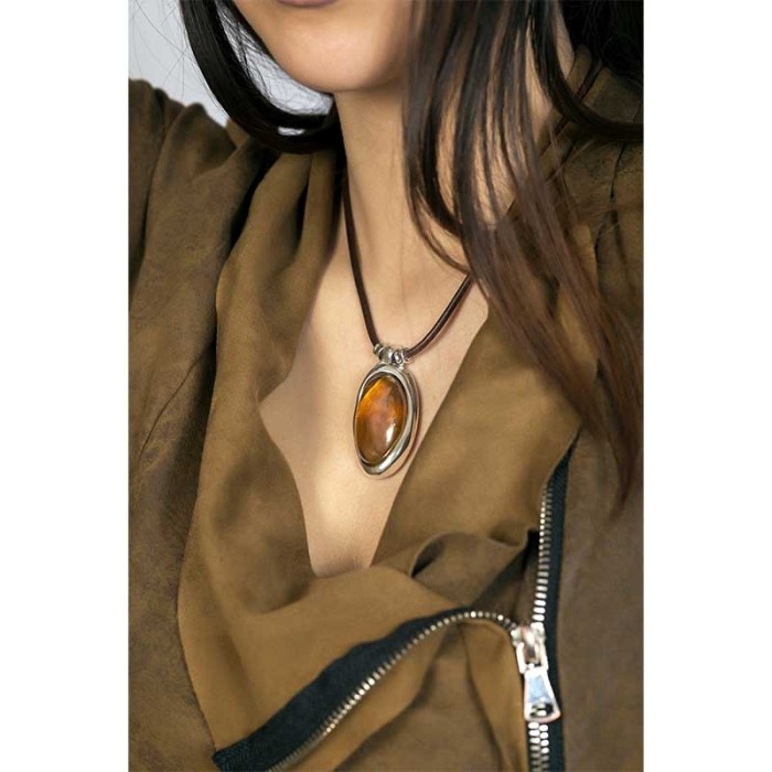 COLLAR-CAHAYA-CICLÓN-201825-MURANO-AMBAR