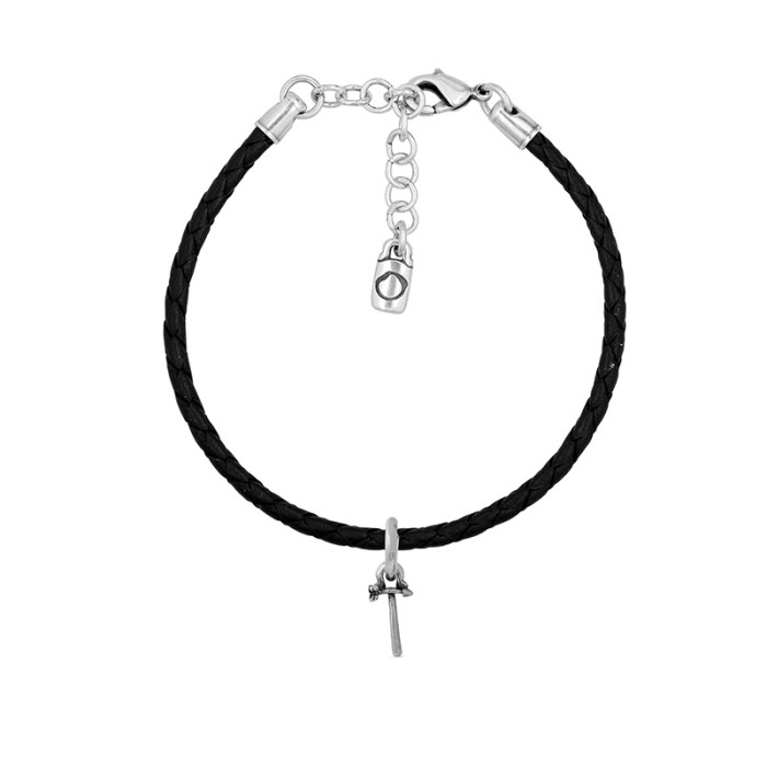 Pulsera con cuero y letra pequeña T