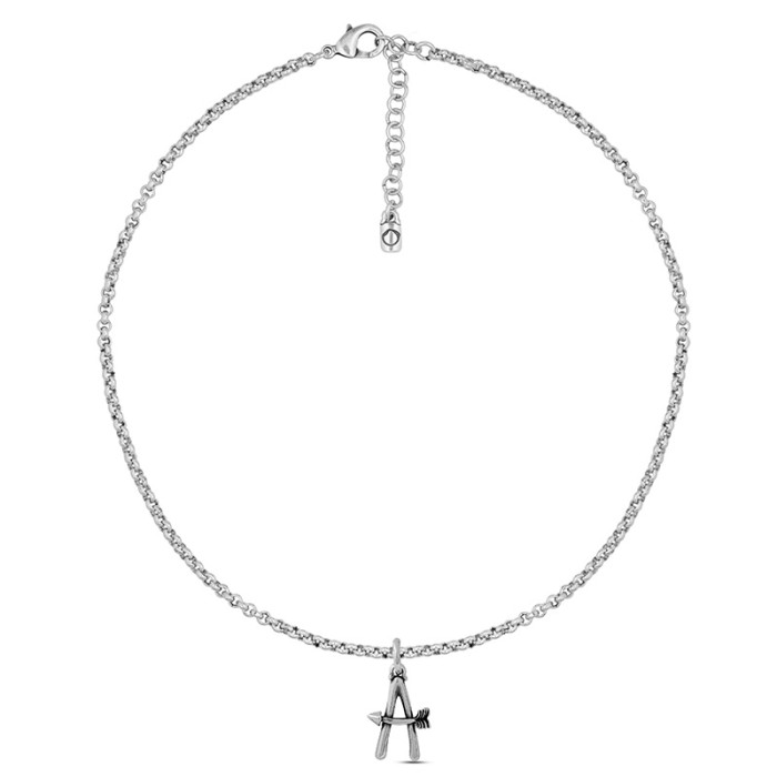 Collar con cadena y letra grande A