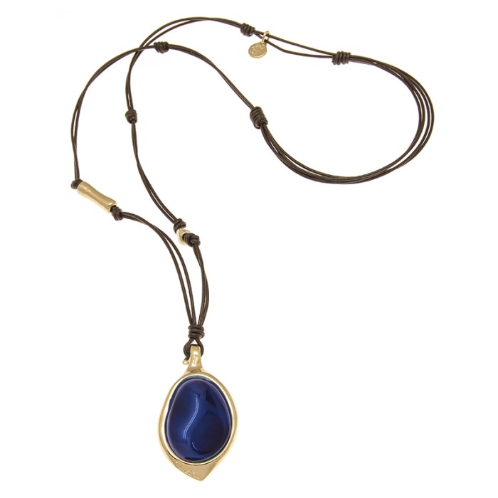 COLLAR LARGO CON CUERO ORO809
