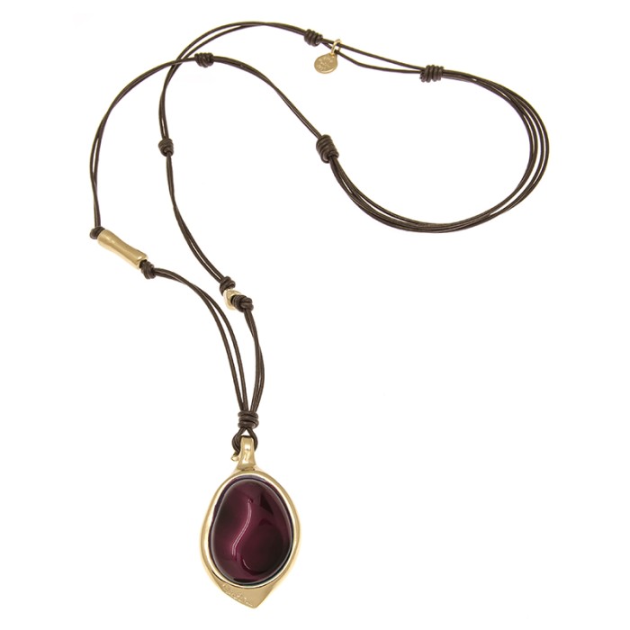 COLLAR LARGO CON CUERO ORO809